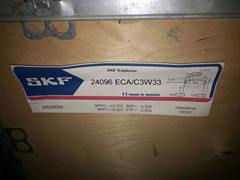 SKF 24096ECA/C3W33 bearing